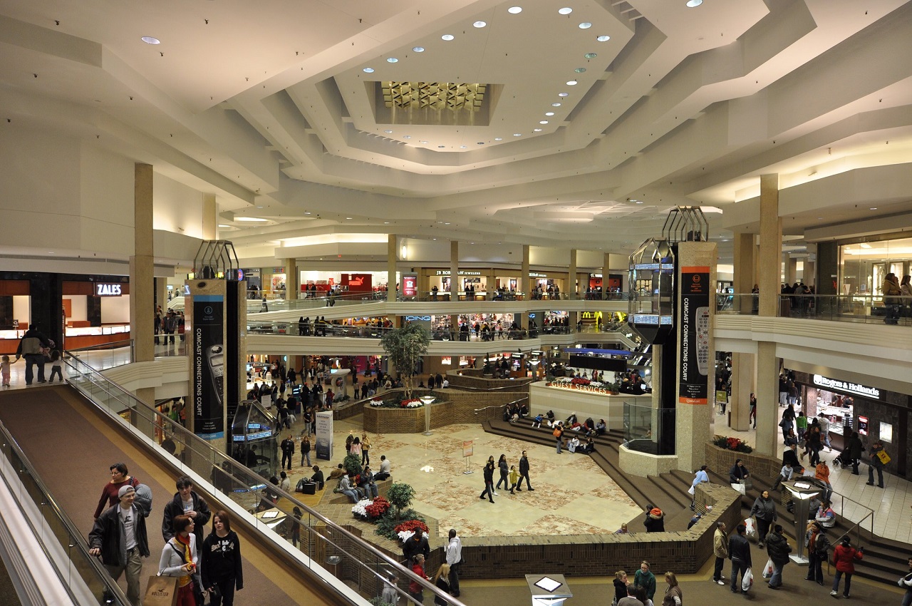 Woodfield Mall- America biggest shopping centers