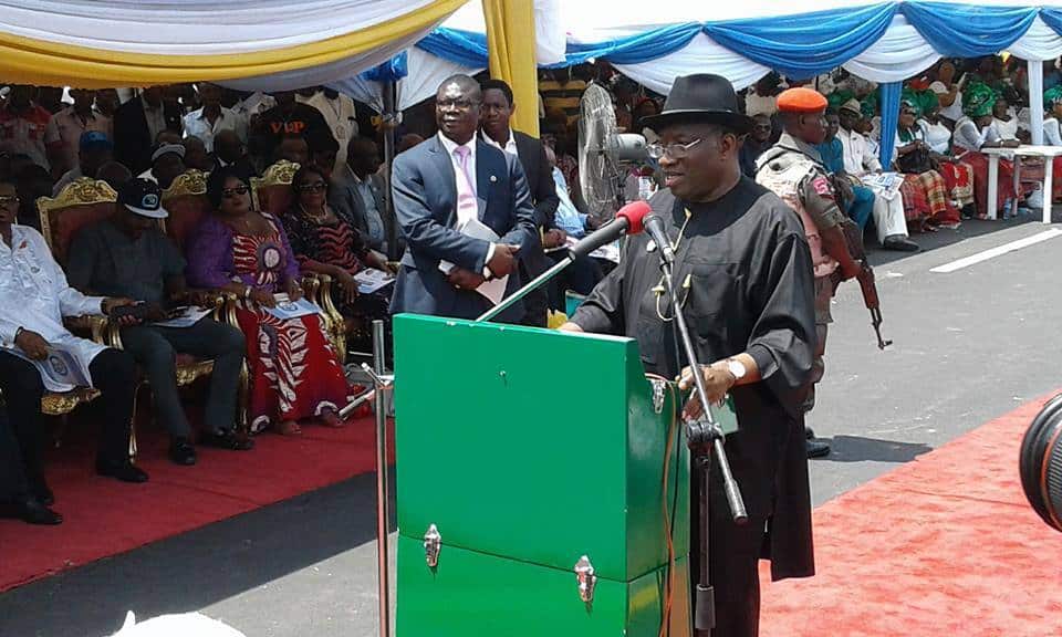 Goodluck Jonathan commissions NKPOGU/NLNG bridge phase 2