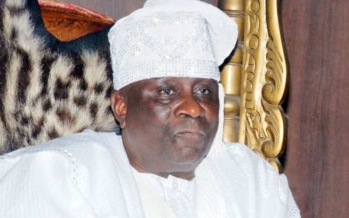 Nigerians React As Oba Of Lagos Accuses Hoodlums Of Stealing $2m, N17m From His Palace