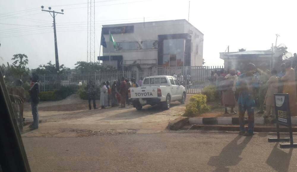 Robbers attack Ekiti bank, kill police guard