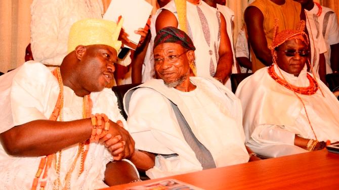 he Ooni of Ife, Oba Adeyeye Ogunwusi ,Governor Rauf Aregbesola and the Oba of Benin, Omo N’oba N’Edo Uku Akpolokpolo, Ewuare Ogidigan II,