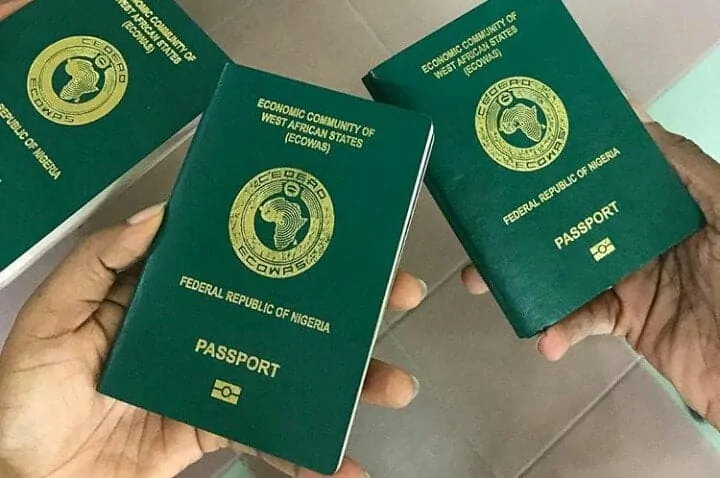 Nigerian Passport's Validity Now 10 Years - Buhari