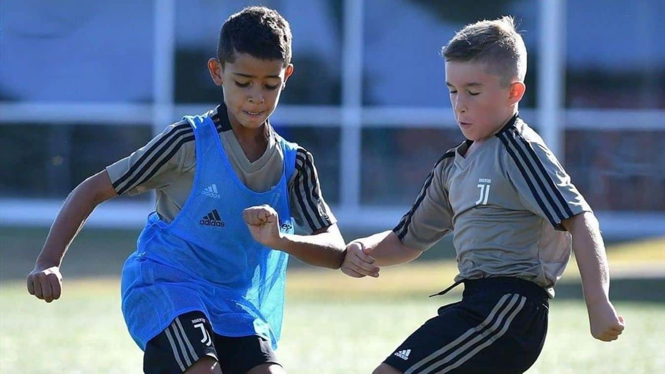 Cristiano Ronaldo's son trains with young people from Juve ...