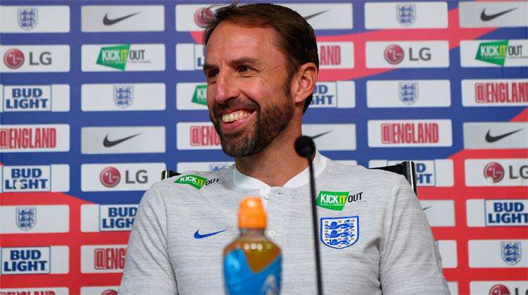 England Manager Southgate Signs New Contract