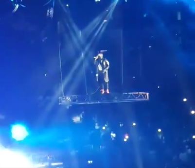 Watch Davido's Epic Entrance At The 02 Arena