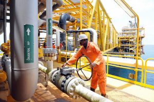 Crude Oil Revenue Plumet By 29% To N790bn – CBN