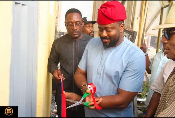 Nigerians Blast Desmond Elliott For Commissioning Public Toilet