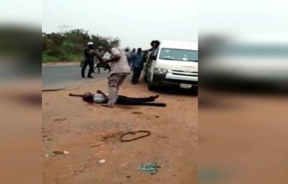 Nigerians React As Customs Official Shoots Man Dead Over ‘N5,000 Bribe’