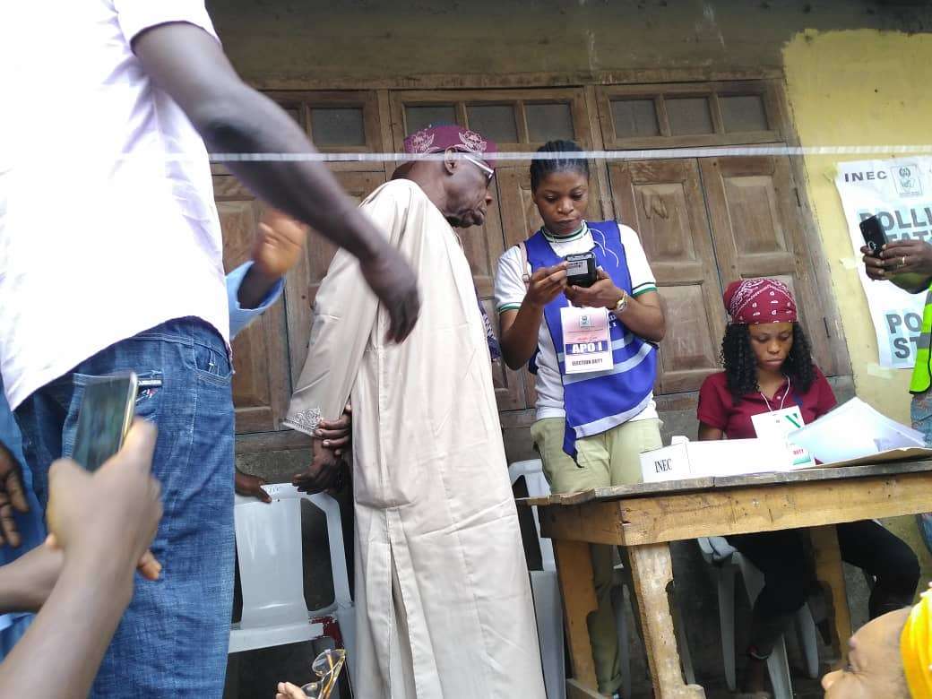 Chief Olusegun Obasanjo votes