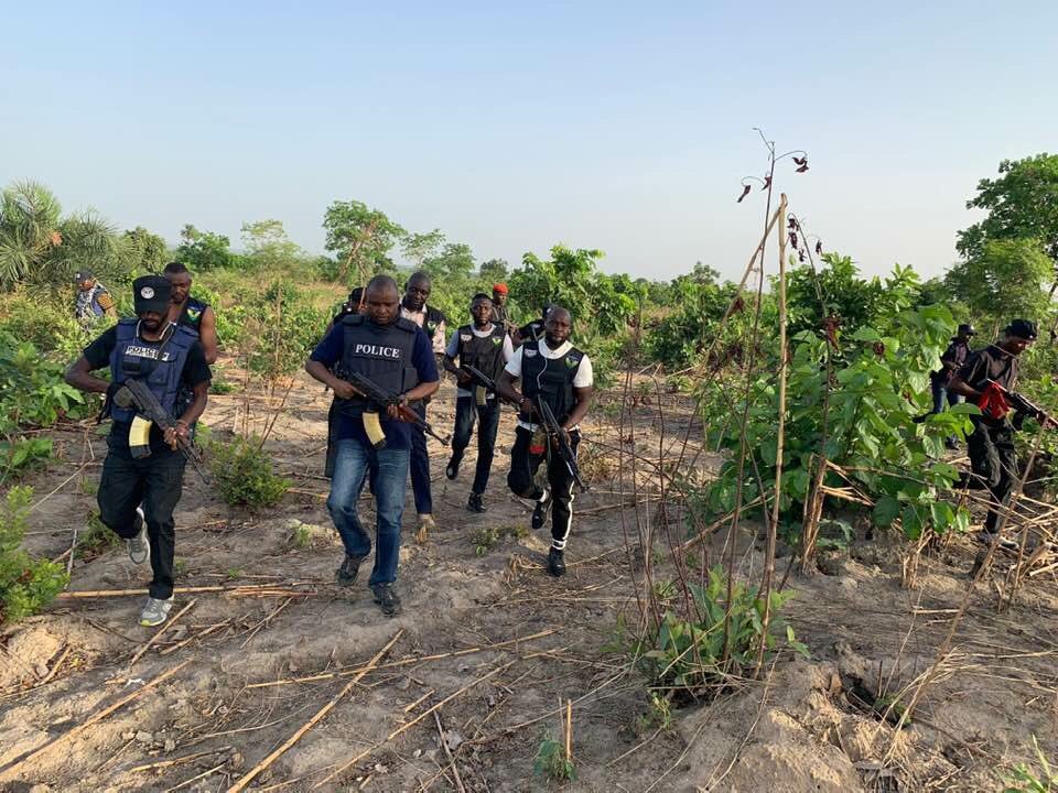 Nigerians React As Abba Kyari, Others Storm Bushes Along Abuja-Kaduna Expressway To Hunt Kidnappers