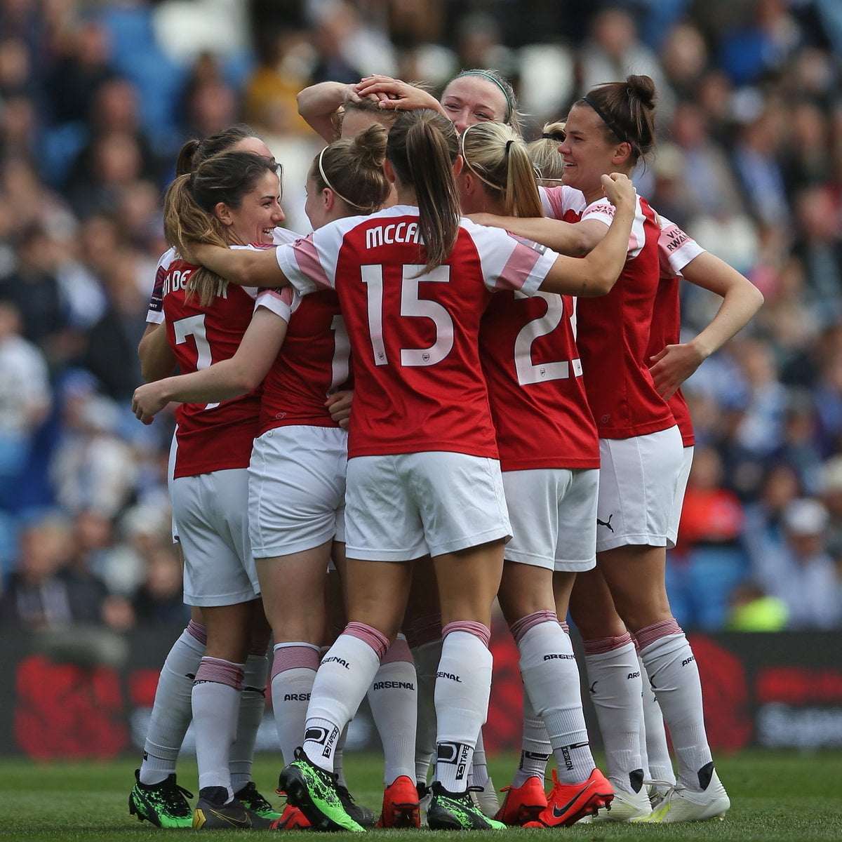 Arsenal win 2018/2019 female league