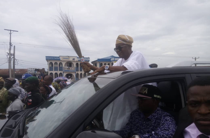 Watch How Osun State People Welcomed Oyetola To His Residence After Tribunal Judgement