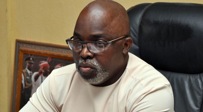 FG Endorses Pinnick’s FIFA Ambition