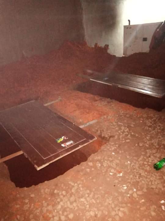 Biafra: Naija News Monitoring Room/Live Reports Of Nnamdi Kanu's Parents' Burial