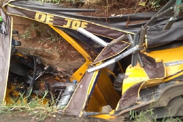 Breaking: Multiple Crash In Anambra Claims One Life (Photos)