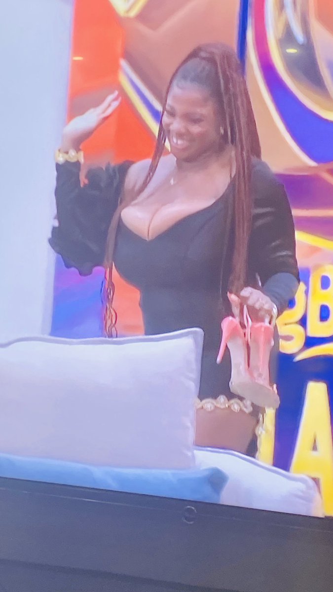 Busty BBNaija Housemate Dorothy Shakes Twitter (Photos/Video)