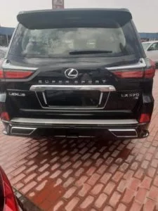 Traditional Rulers Suspended By Obiano Get New Lexus SUVs From Arthur Eze (Photos)
