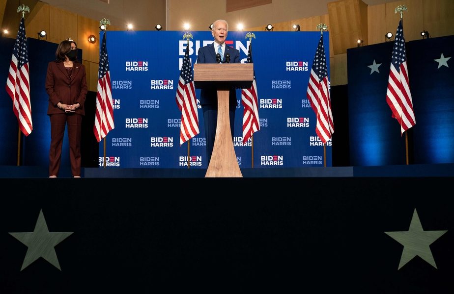 Kamala Harris at his side, Joe Biden addressed the American public late Wednesday afternoon to reassure the population and project the image of a statesman capable of bringing citizens together.
