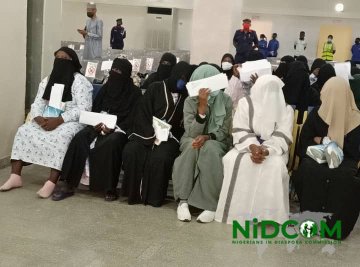 Stranded Nigerians Evacuated From Saudi Arabia Reject Quarantine (Video)