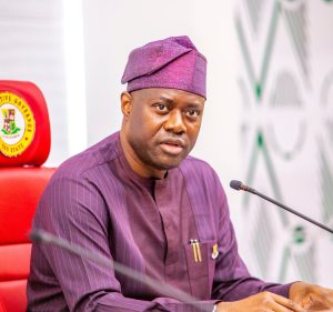 Oyo: Makinde Swears In 32 Newly Elected LG Chairmen