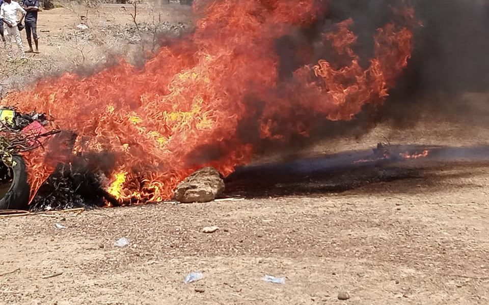 Irate Youths Set POS Thieves Ablaze In Akwa Ibom