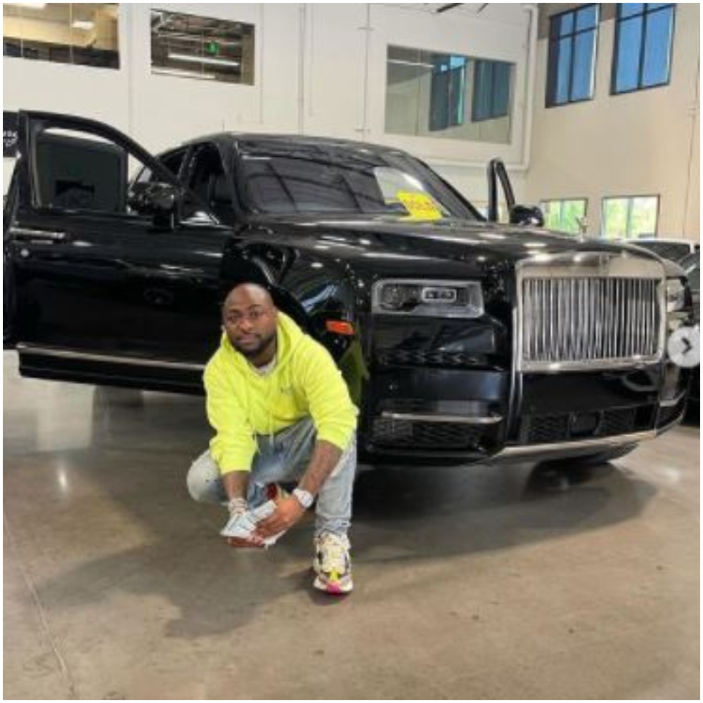 Davido’s ₦240 Million 2021 Rolls Royce Finally Arrives In Lagos