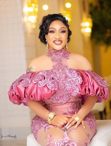 Reactions As Tonto Dikeh Challenges Halima Abubakar To Reveal The Names Of Bullies In Nollywood