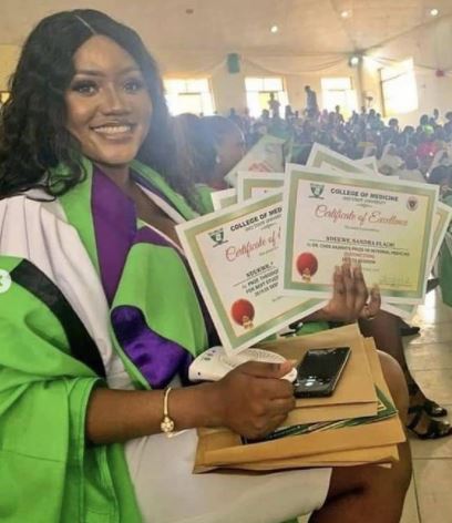 Beautiful Nigerian Slay Queen Bags 7 Awards During Her Graduation