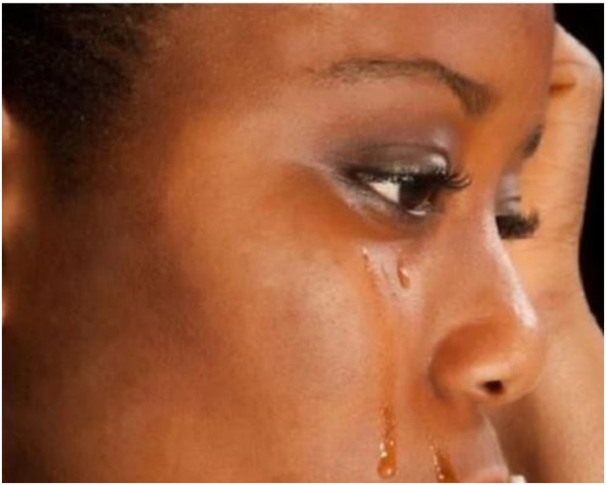 Wife Cries Out As Her Husband Starves Her Of Sex For 4 Years foto