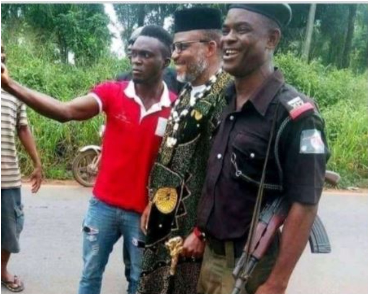 Throwback Photo Of Nnamdi Kanu Posing And Smiling Sheepishly With A Policeman Cause A Stir