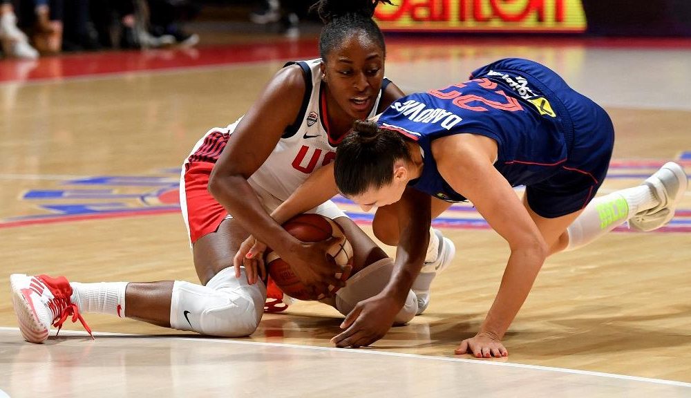 US-Nigerian Nneka Ogwumike (L) vies with Serbia's February 6, 2020.