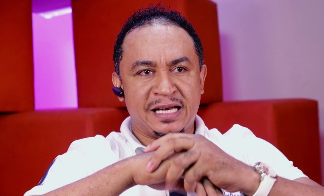 This Thing Done Dey Too Much – Daddy Freeze Reacts To Kizz Daniel’s Arrest In Tanzania