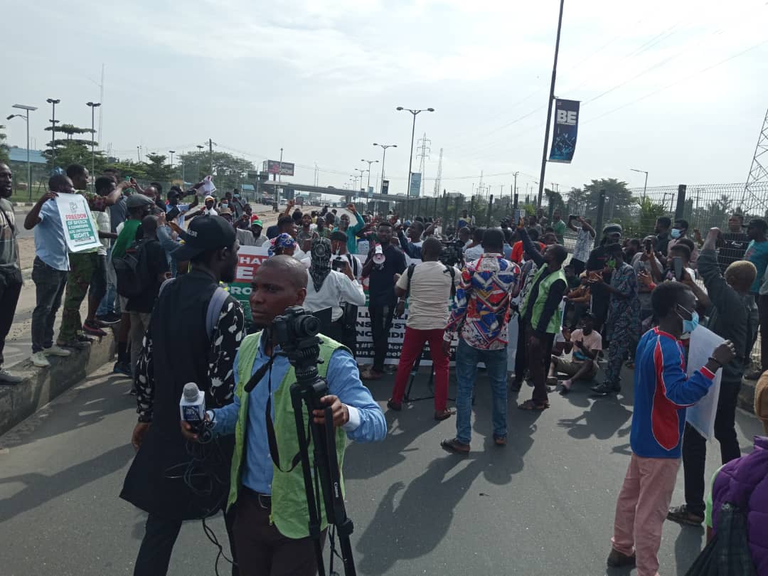 Delta: PDP Members Storm Secretariat, Demand Ayu's Resignation