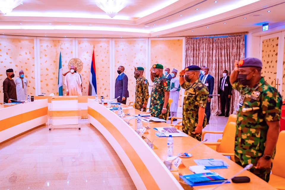 Just In: President Buhari Meets Security Chiefs, Ministers