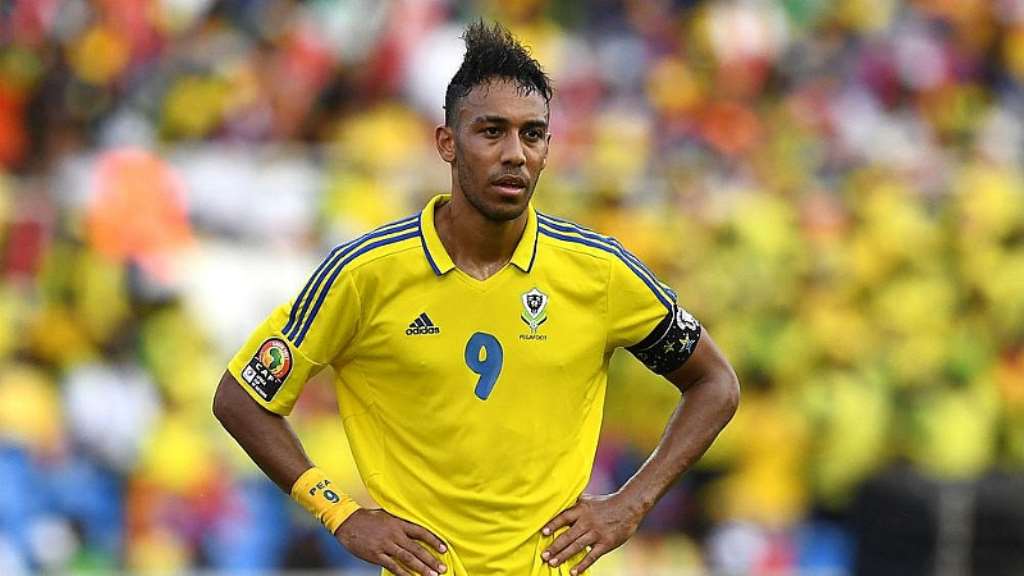 Arsenal's Aubameyang Returns To England For Medical Examination