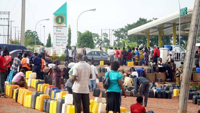 Abuja Residents Groan As Black Marketers Sell Fuel At N350/litre