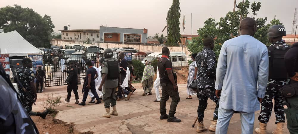 Osun APC Primary: Heavy Security As Committee Sues For Peace
