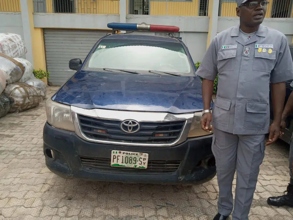 Customs Impounds Police Vehicle Used To Smuggle Foreign Rice In Ogun State (Photos)