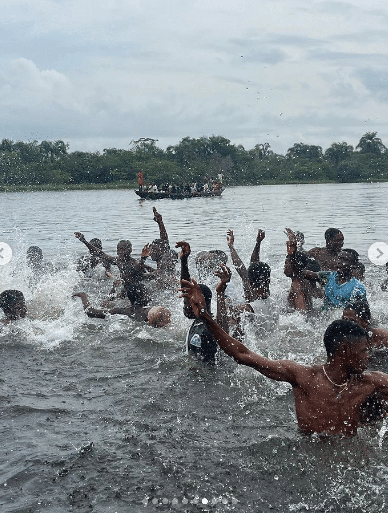 Nigerian presidential aspirant Omoyele Sowore causes stir as he holds political rally inside lake [Photos]