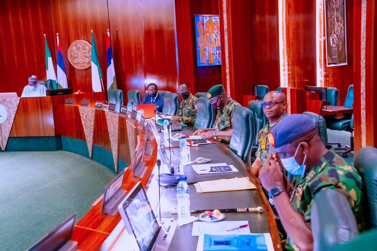 Buhari Meets Service Chiefs, Security Heads, Others In Aso Rock