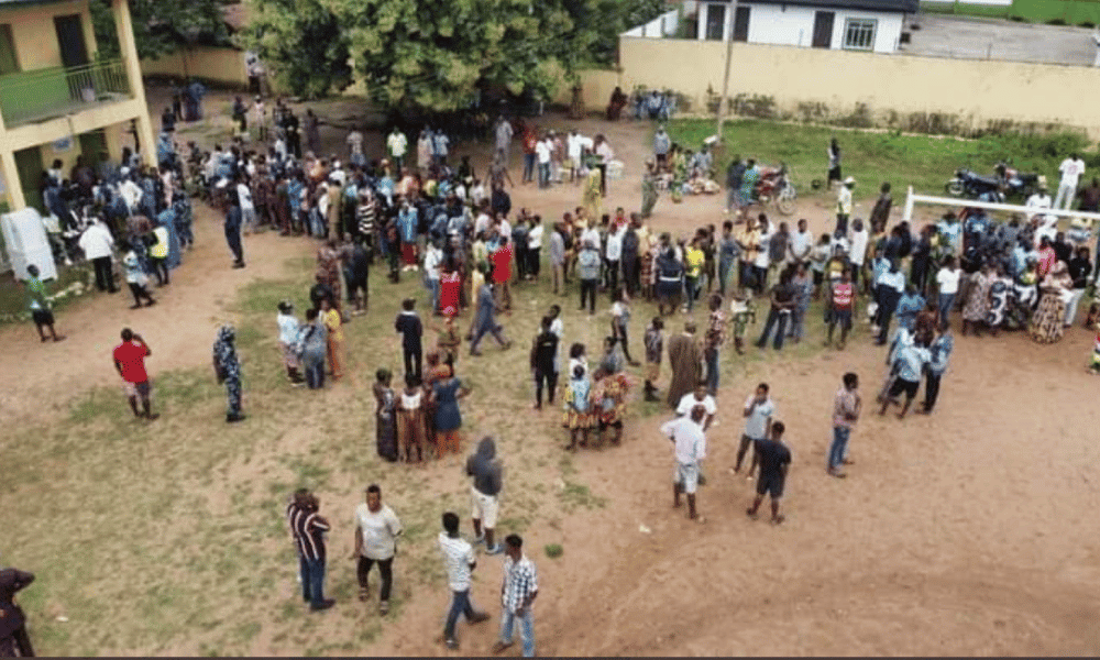 Ekiti 2022: Drama As Security Operatives Allegedly 'Escape' With Vote-buying Money