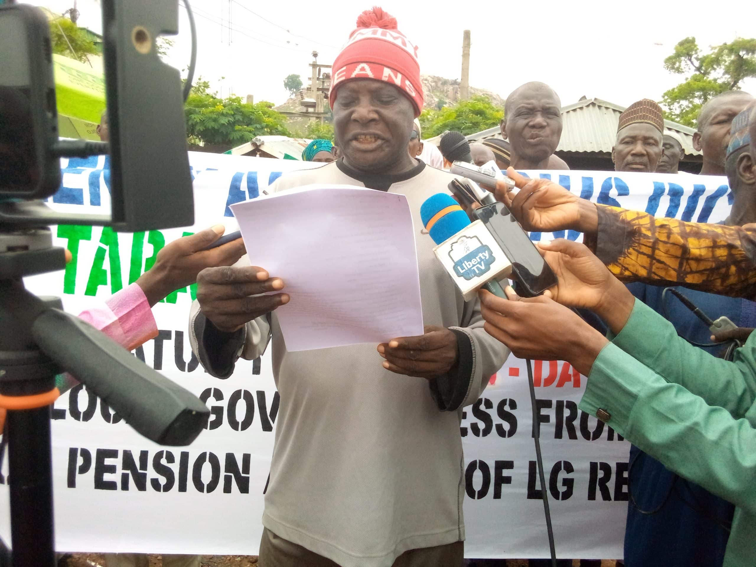 Angry Taraba Pensioners Protest Non-payment Of Entitlements By Gov. Ishaku