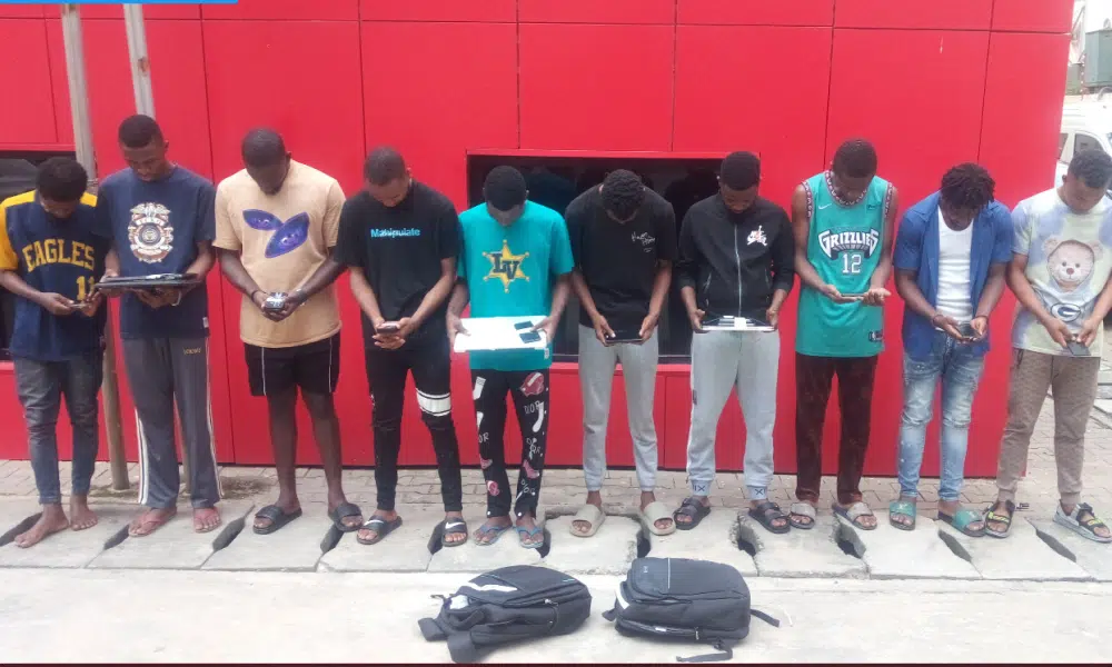 EFCC Arrests 21 Suspected Internet Fraudsters In Abuja, Benin