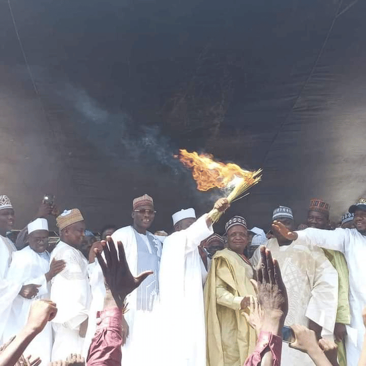 Thousands Of APC members Defect To PDP In Katsina State, Burn Brooms