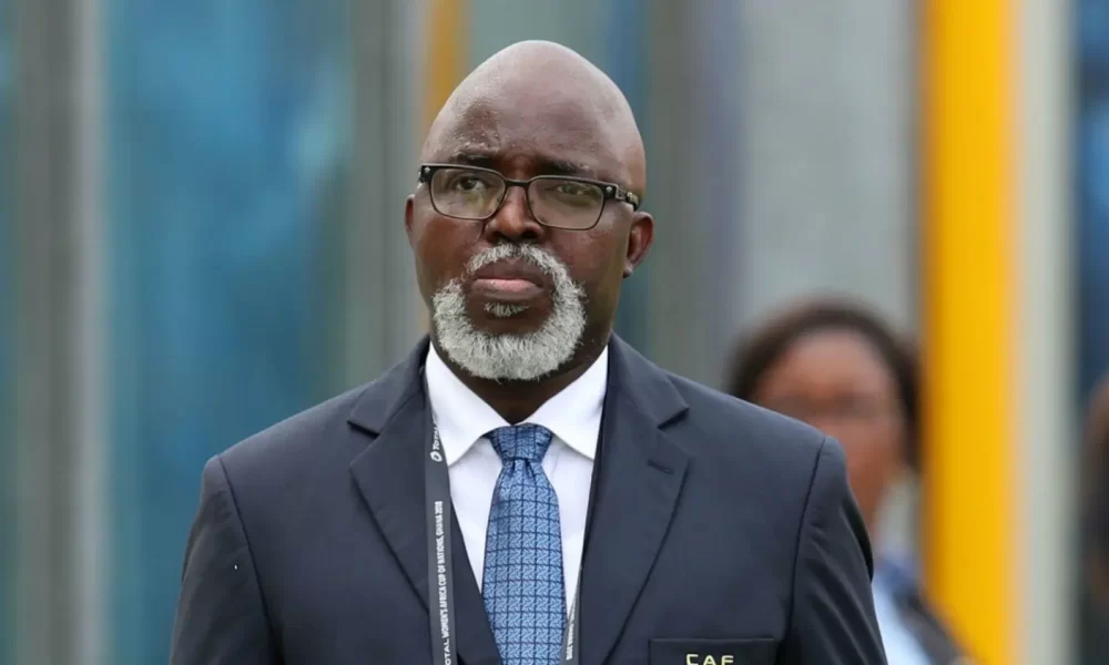 Former Super Eagles coach accuses Pinnick of leading his team to a World Cup failure.