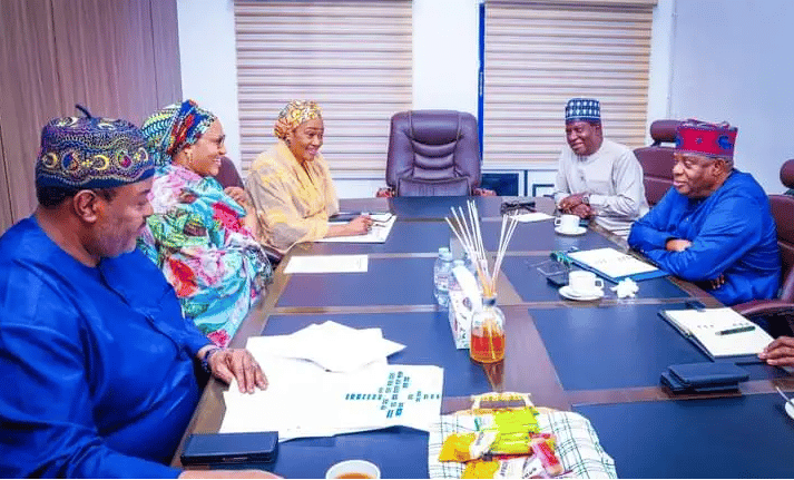 APC Campaign Council Sends Appointment Letters Privately To Buhari, Tinubu’s Wives