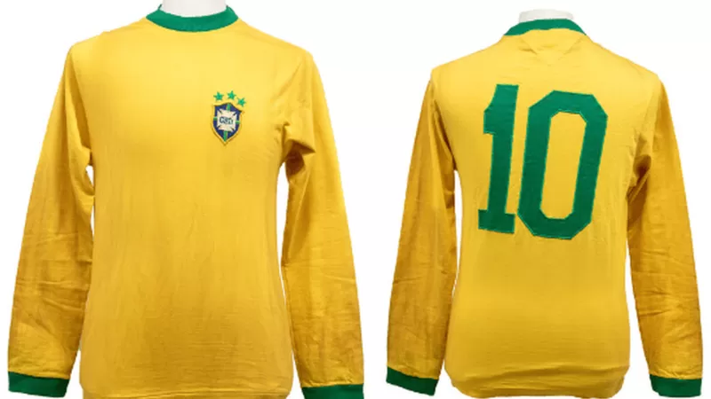 Shirt Prepared For Pele In 1971 To Be Auctioned For £30,000
