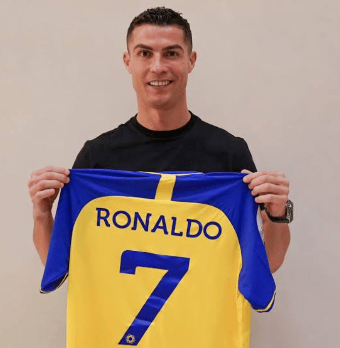 Cristiano Ronaldo And His Family Arrive In Saudi Arabia In Grand Style