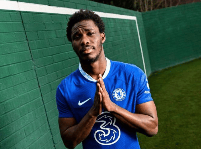 Ivory Coast's David Datro Fofana has joined Chelsea from Molde, the reigning Norwegian champions, for a rumored £8–10 million.