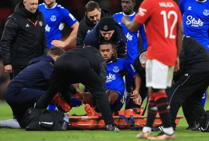 Everton's Alex Iwobi Undergoes Scan After ankle ligament injury